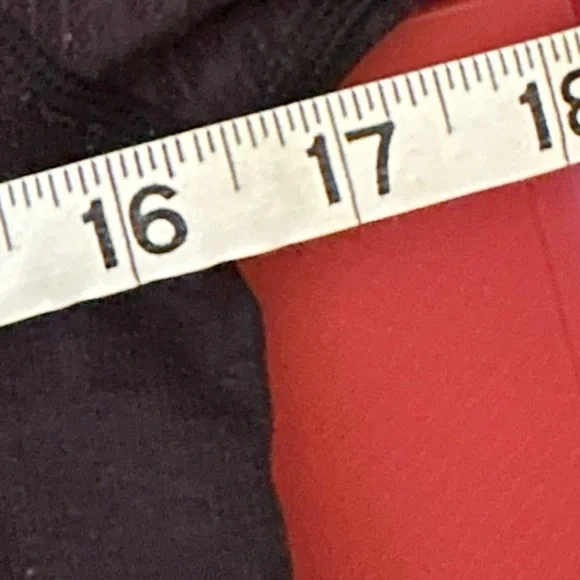 Lululemon Swiftly Tech Long Sleeve Crew
Black Cherry / Black
W3AZHS
Size 8 - Picture 4 of 5